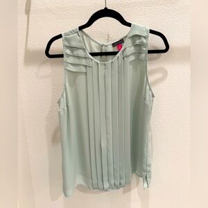 Vince Camuto sz M Pleated Sleeveless Top - Light Green mint sage